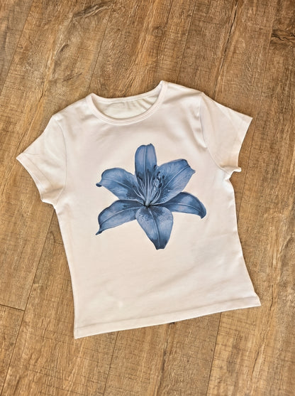 Blue Lily Graphic Crop Tee