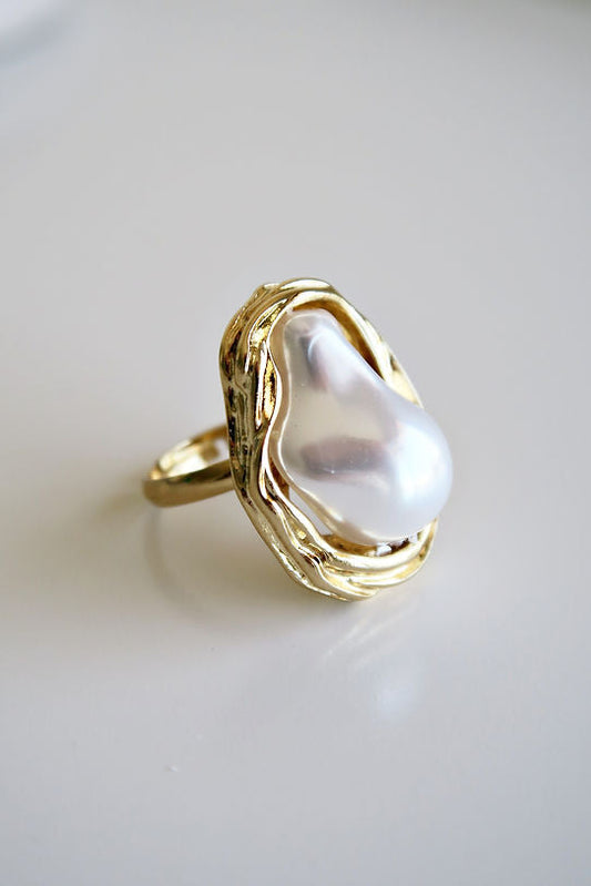 Irregular Pearl Shaped Ring