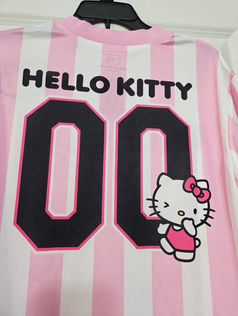 Hello Kitty 00 Striped Jersey