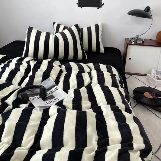Minimalist Striped Bedding Set