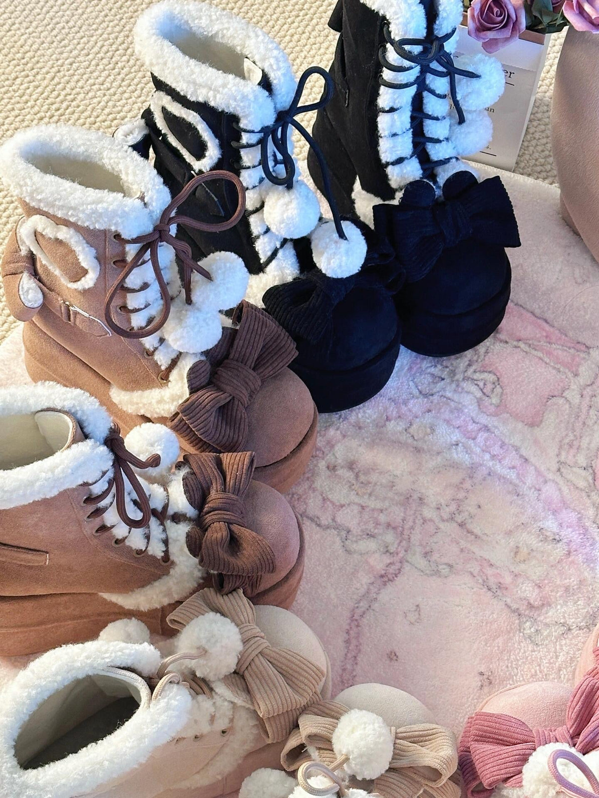 Pom-Pom Snow Heart Boots