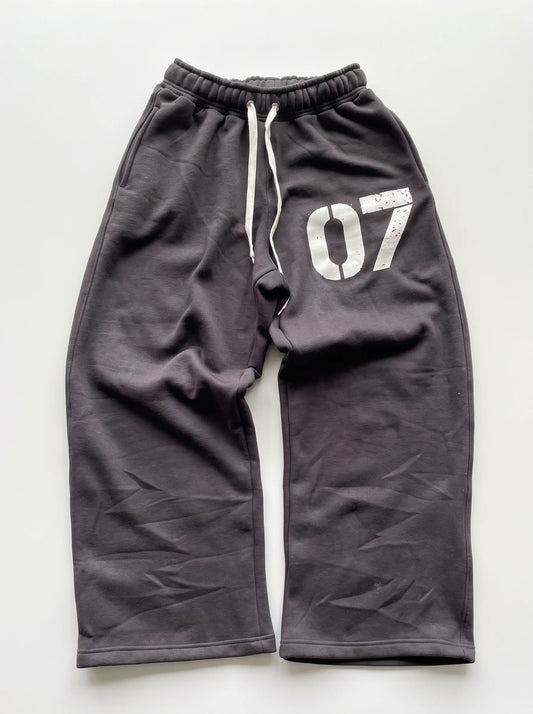 '07' Baggy Sweatpants