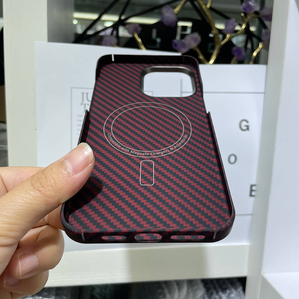 Real Carbon Fiber iPhone 15 Magsafe Case