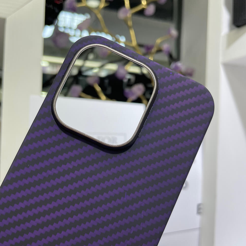 Real Carbon Fiber iPhone 15 Magsafe Case