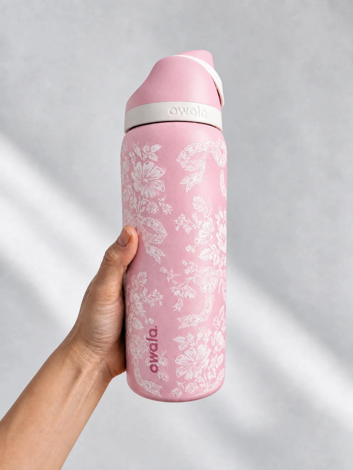 Floral Coquette Insulated Freesip Bottle