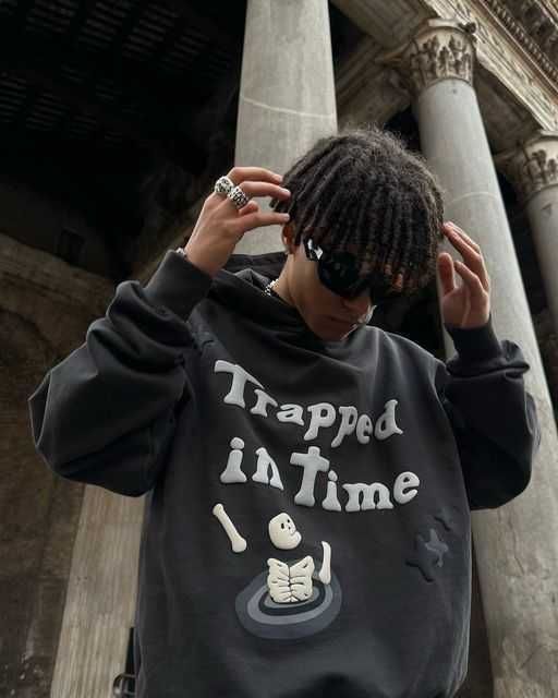 Oversized Y2K Graffiti Hoodie-Luxandluxy