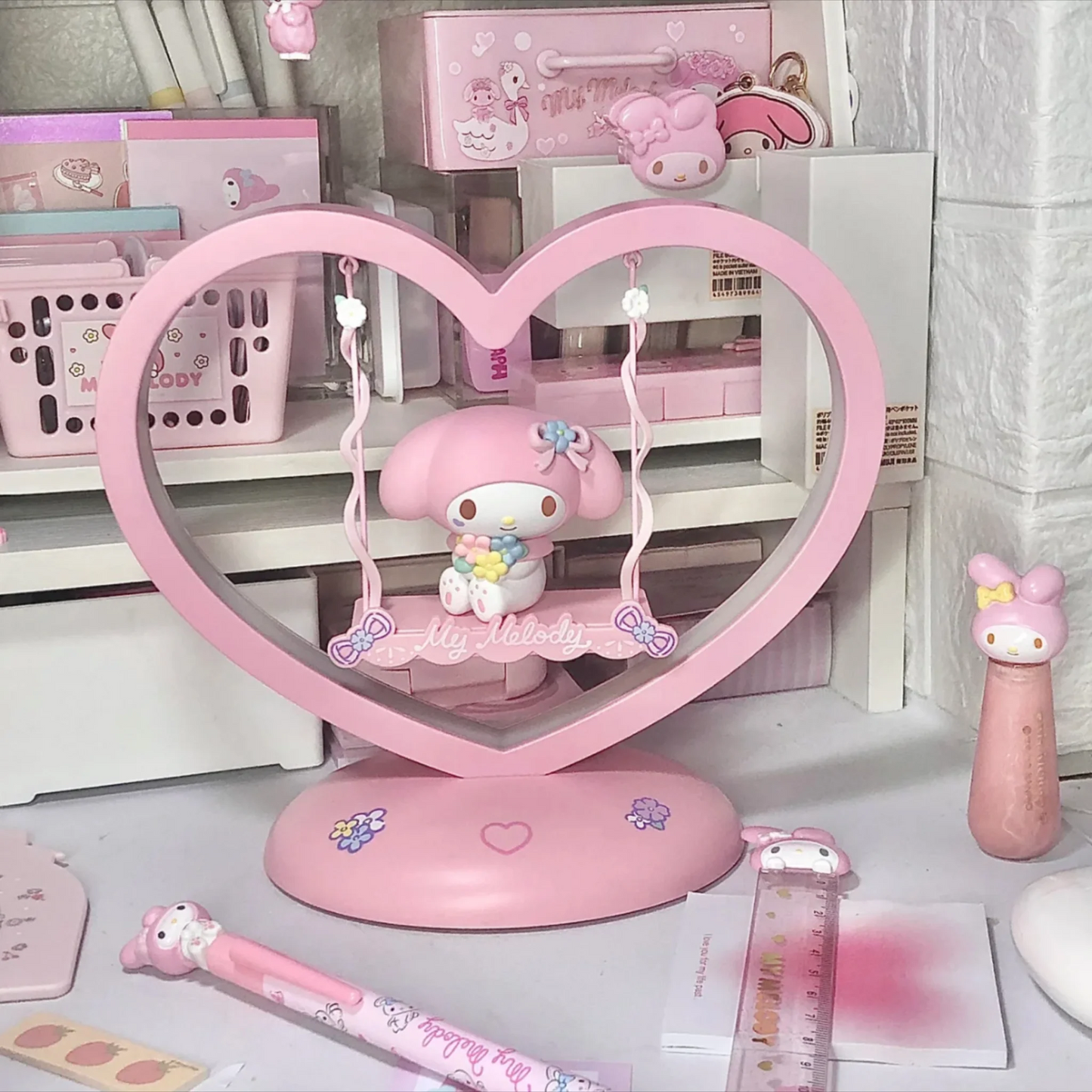 Sanrio Heart Swing Table Lamp-Luxandluxy