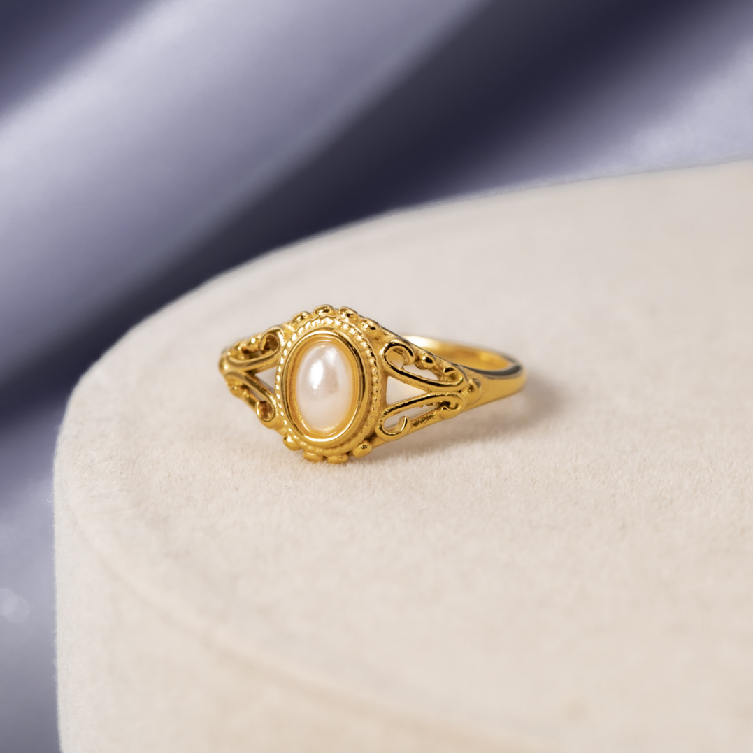 Vintage Royal Pearl Ring-Luxandluxy