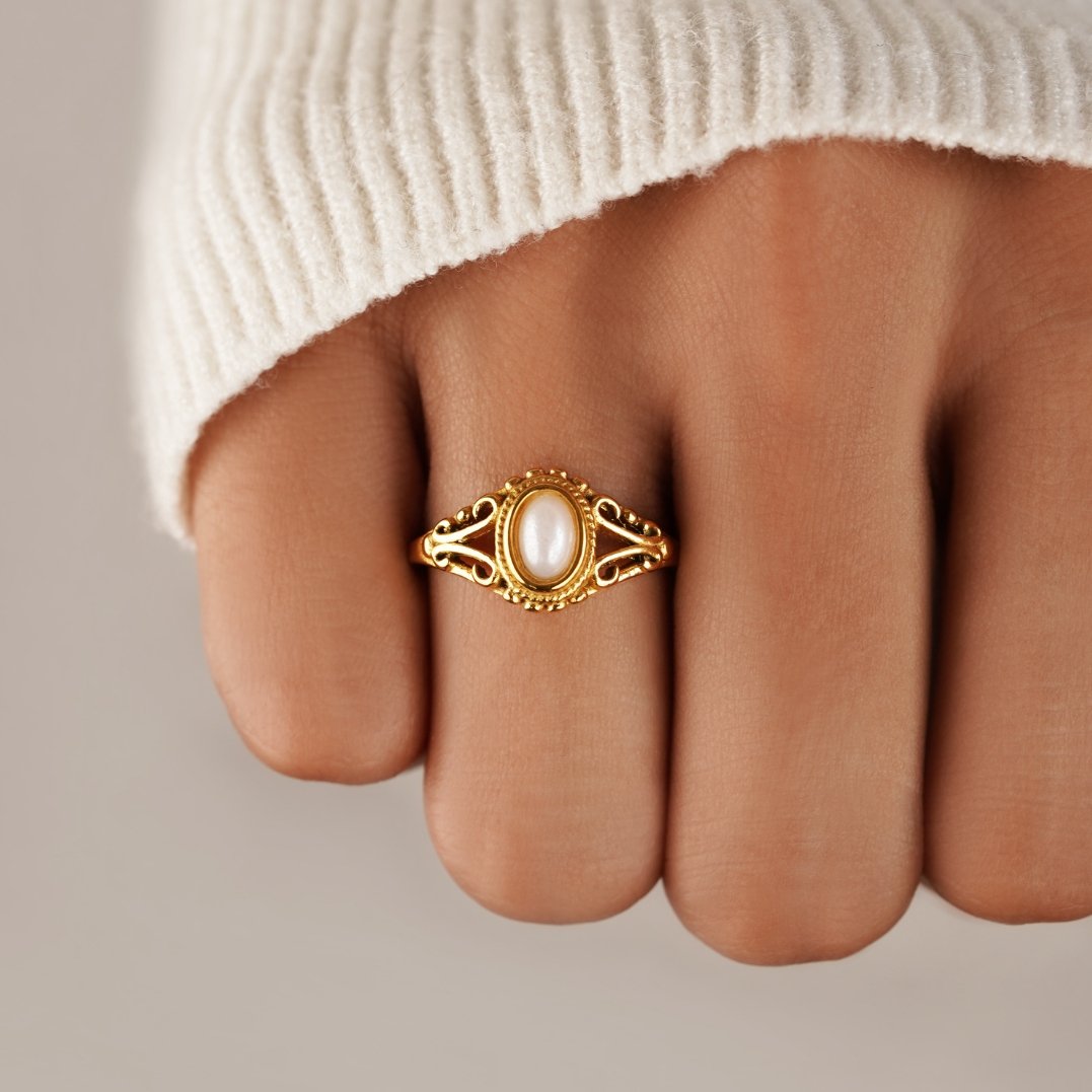 Vintage Royal Pearl Ring-Luxandluxy